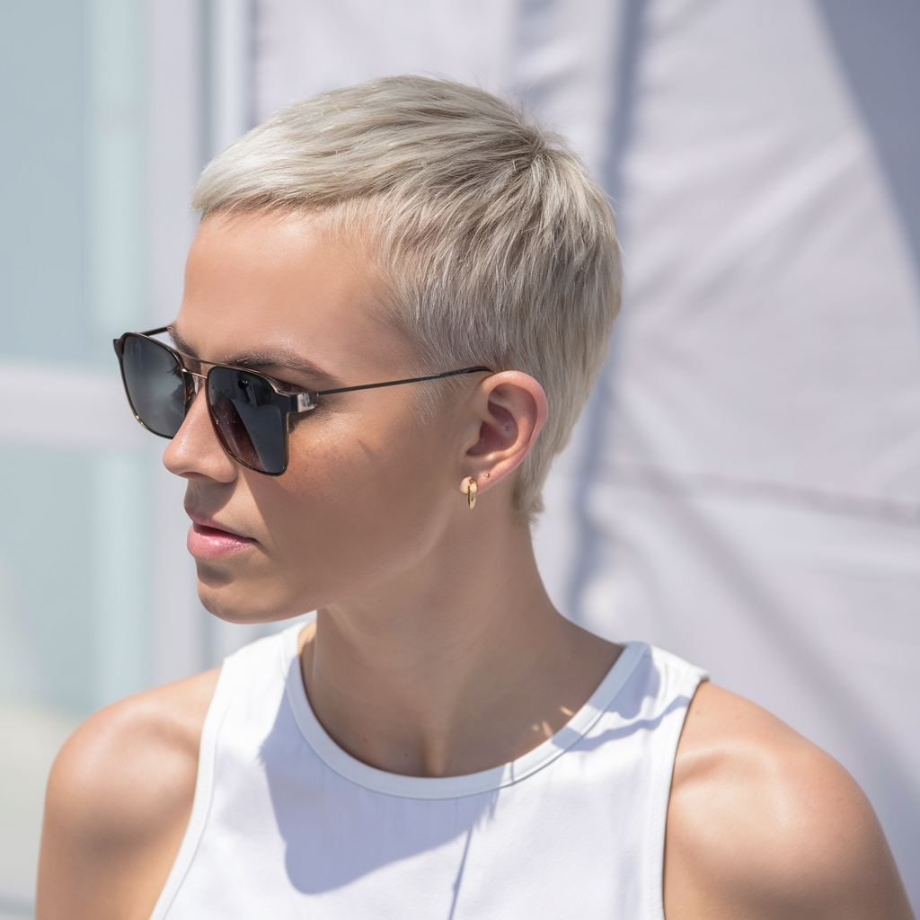 Women Short Haircut 2025 – Top 22 Ideas for Pixie, Bangs, and Curly Hair