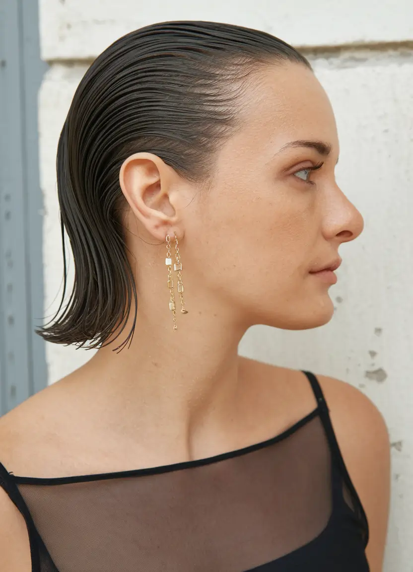 Summer Easy Hairstyle for Work: Slicked Back Wet Look Bob
