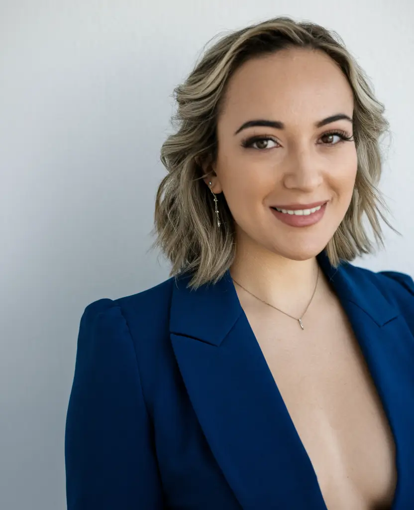 Sweet Summer Styles: Hairstyles - Textured Lob with Natural Highlights