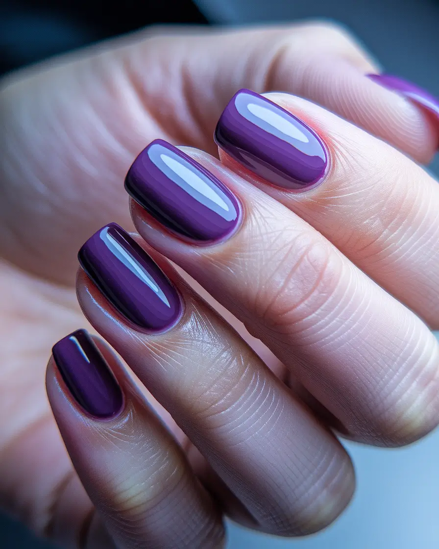 august color nails 2025 Grape Glossy Squares