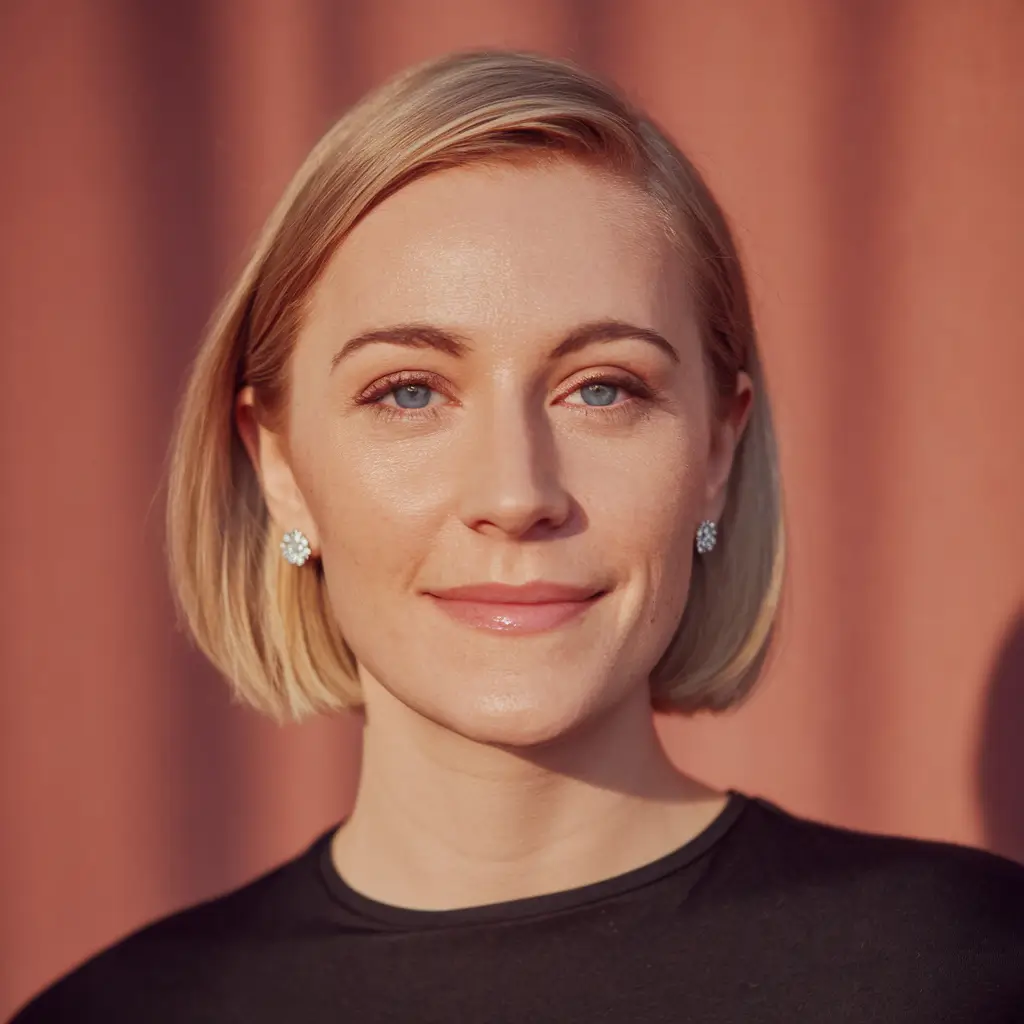 Chic Fall Bob Haircuts for 2025+Minimalist Sleek Bob with Cool Undertones