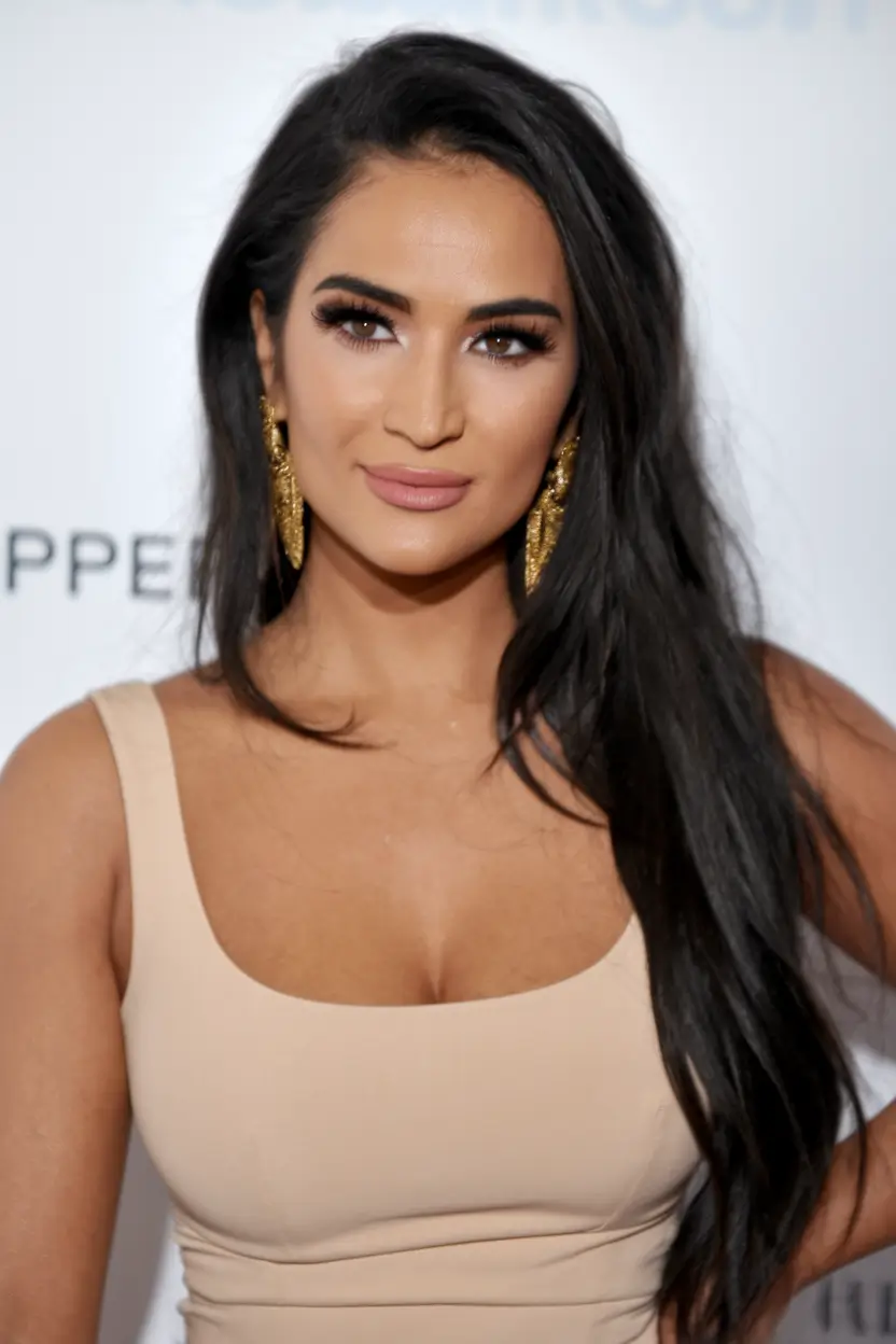 Fall 2025 Haircut Ideas for Long Hair+Long, Flowing Layers with Subtle Volume