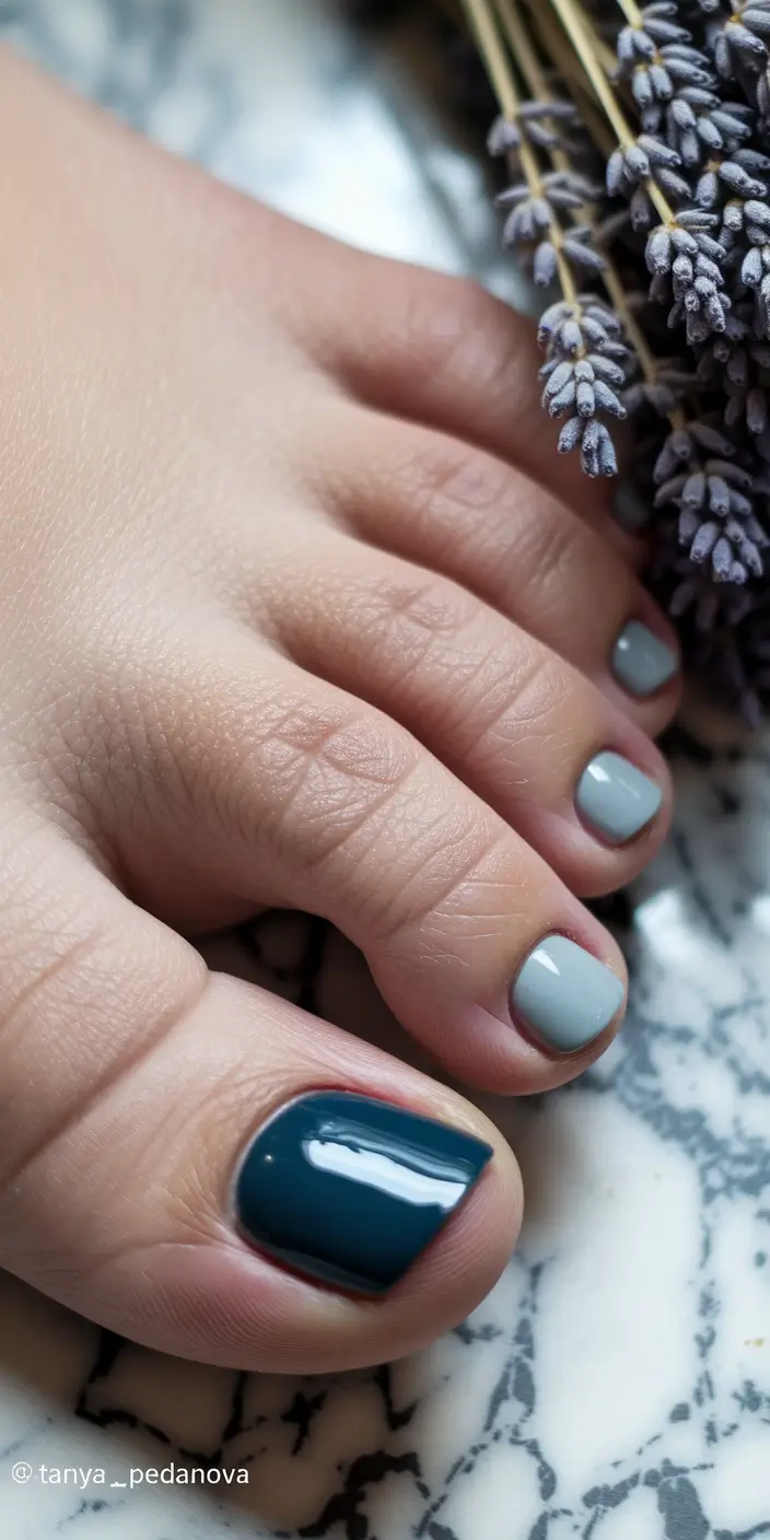 ideas gel+Two-Tone Blue & Grey for Calm Contrast