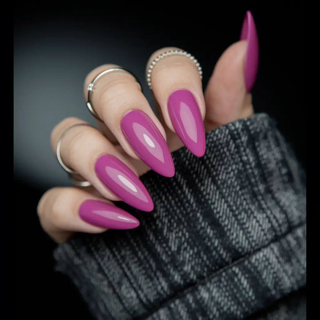 autumn-nails-colors-2025-fuchsia-boldness