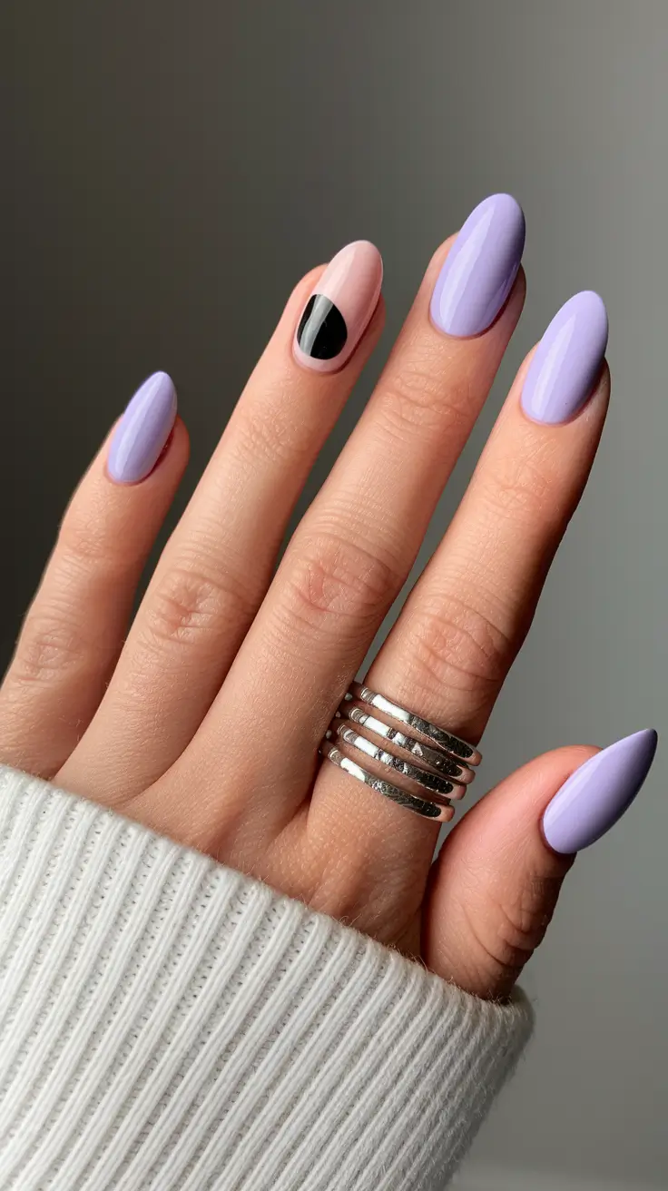 autumn-nails-colors-2025-lavender-graphic