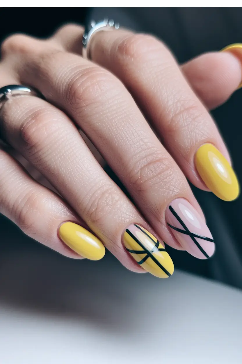 round fall nails 2025 Yellow Graphic Lines