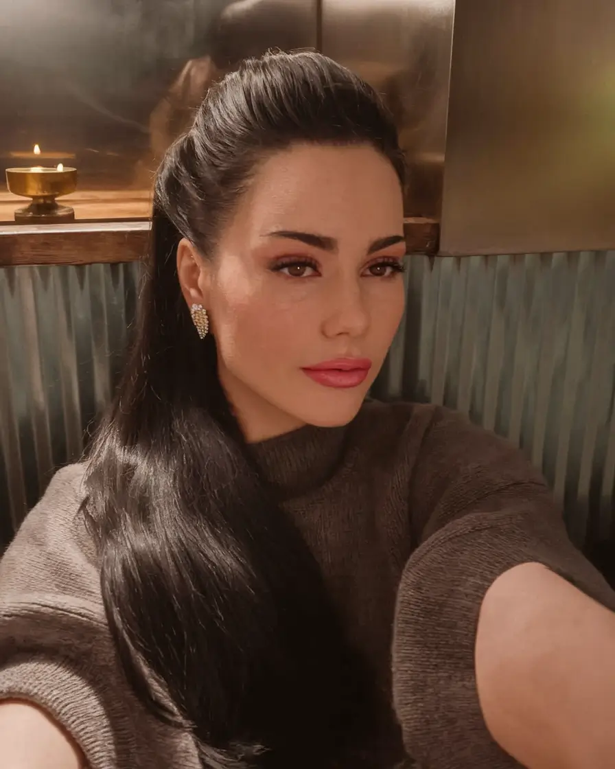winter hair colors ideas 2025 2026 Glossy Dark Glamour