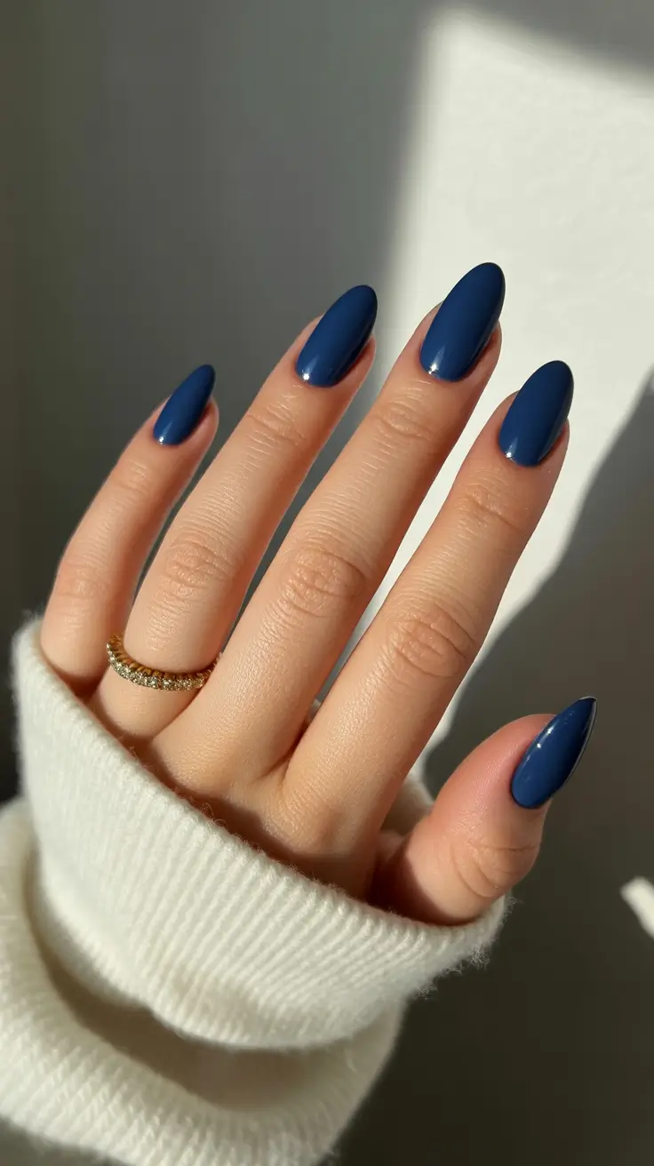 Trendy Winter Nail Colors 2025–2026 Midnight Navy Chic