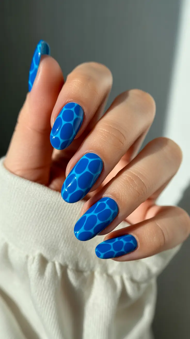 beach-nails-2026-Poolside-Mosaic-Glow