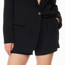 shorts Aritzia Women's Babaton Pleated Mid-Thigh Shorts Aritzia $68.6