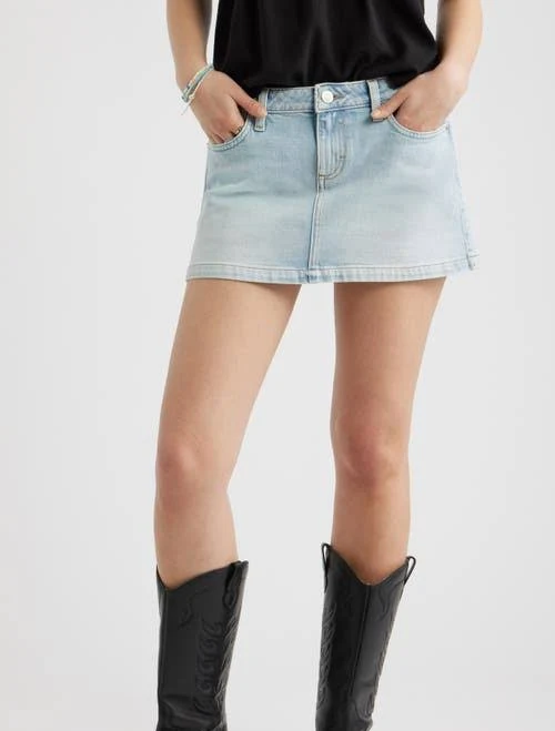 bottoms BP. Low Rise Denim Miniskirt in Spring Wash at Nordstrom, Size 24 Nordstrom $59.5