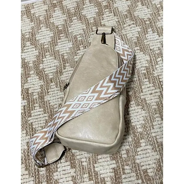 bag Hot vegan leather fanny packs with guitar strap - LECCE CREAM Lecce $39.99