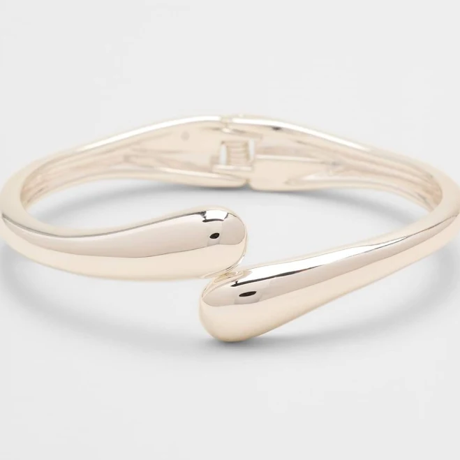accessory Modern Curved Cuff Banana Republic Factory $13.5