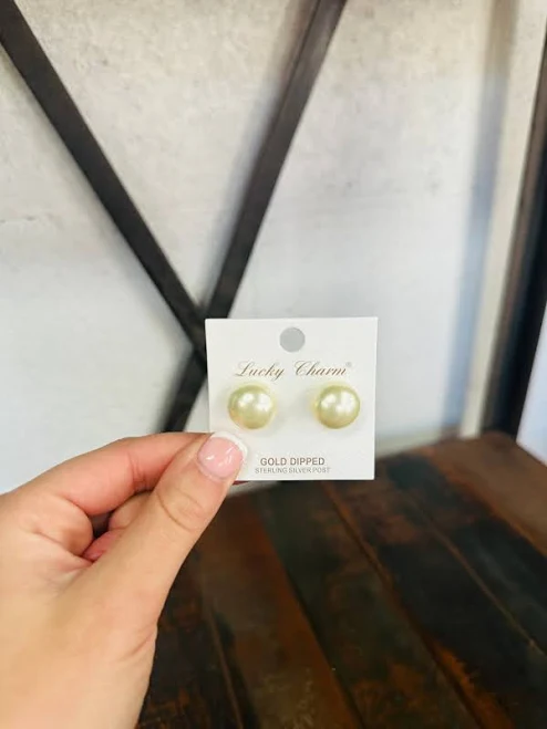 accessory Pearl Stud Earring Liz Maree Boutique $14.99
