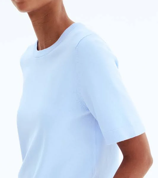 top H&M Ladies Fine-knit Top H&M $19.99