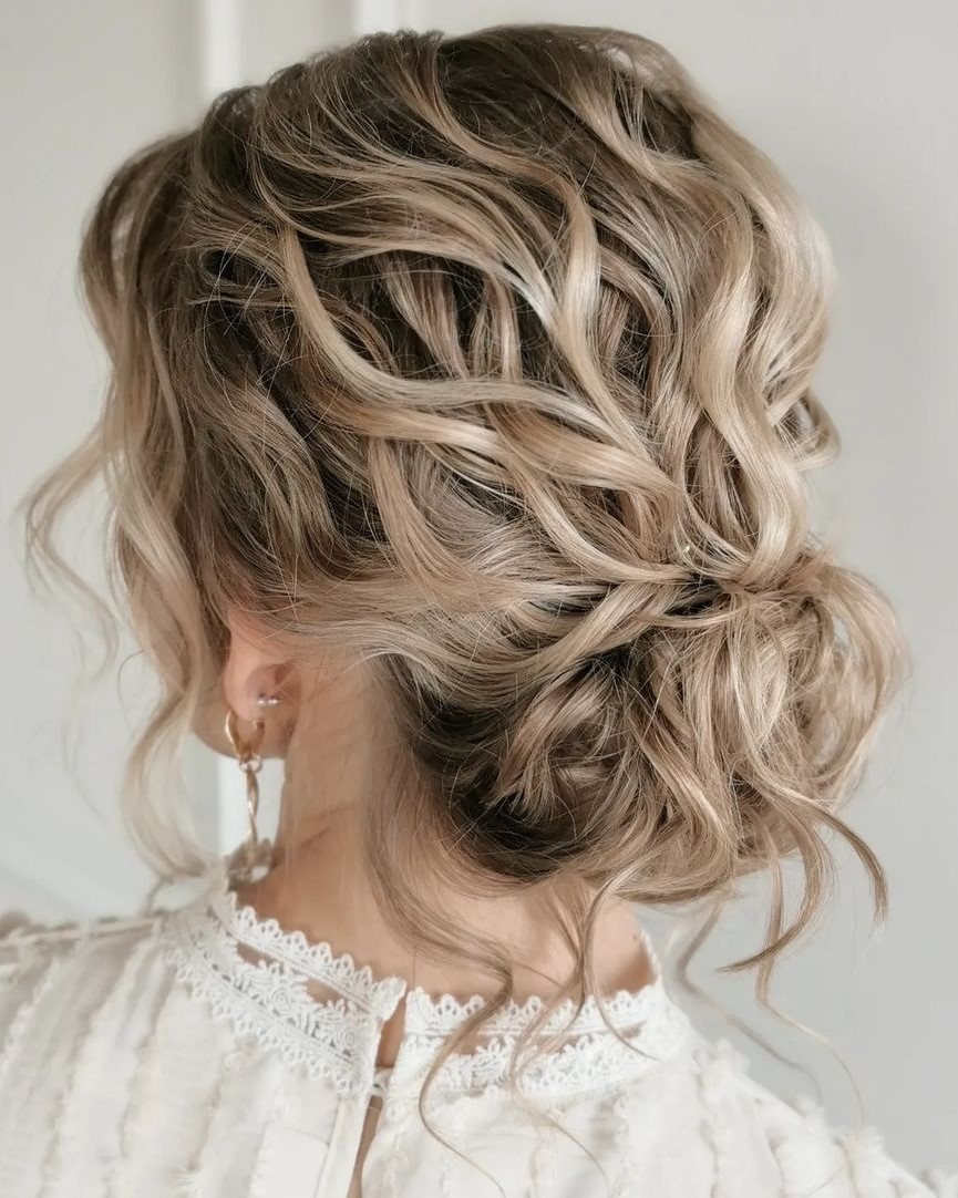 Honey Blonde Messy Low Bun Honey Blonde Messy Low Bun — Messy Bun 2027