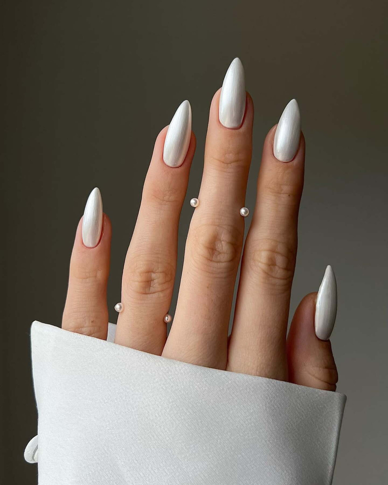 Visual Idea Visual Idea — Engagement Nails 2027
