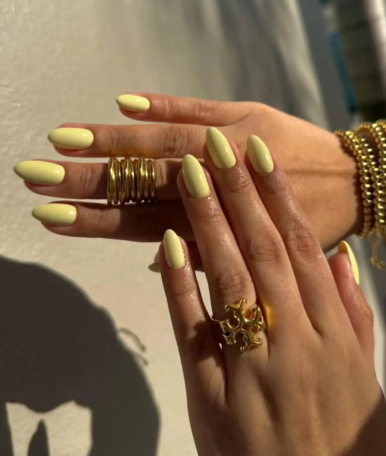 Solid Color Pale Yellow Glossy Medium Oval Solid Color Pale Yellow Glossy Medium Oval — Yellow Summer Nails 2027