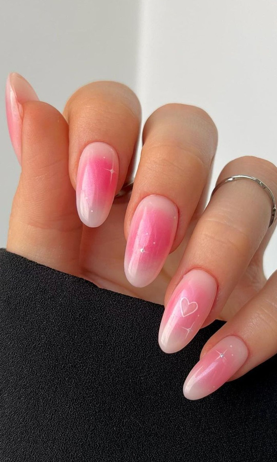 Subtle Blush Gradient Almond Nails Subtle Blush Gradient Almond Nails — Bridesmaid Nails Pink 2027