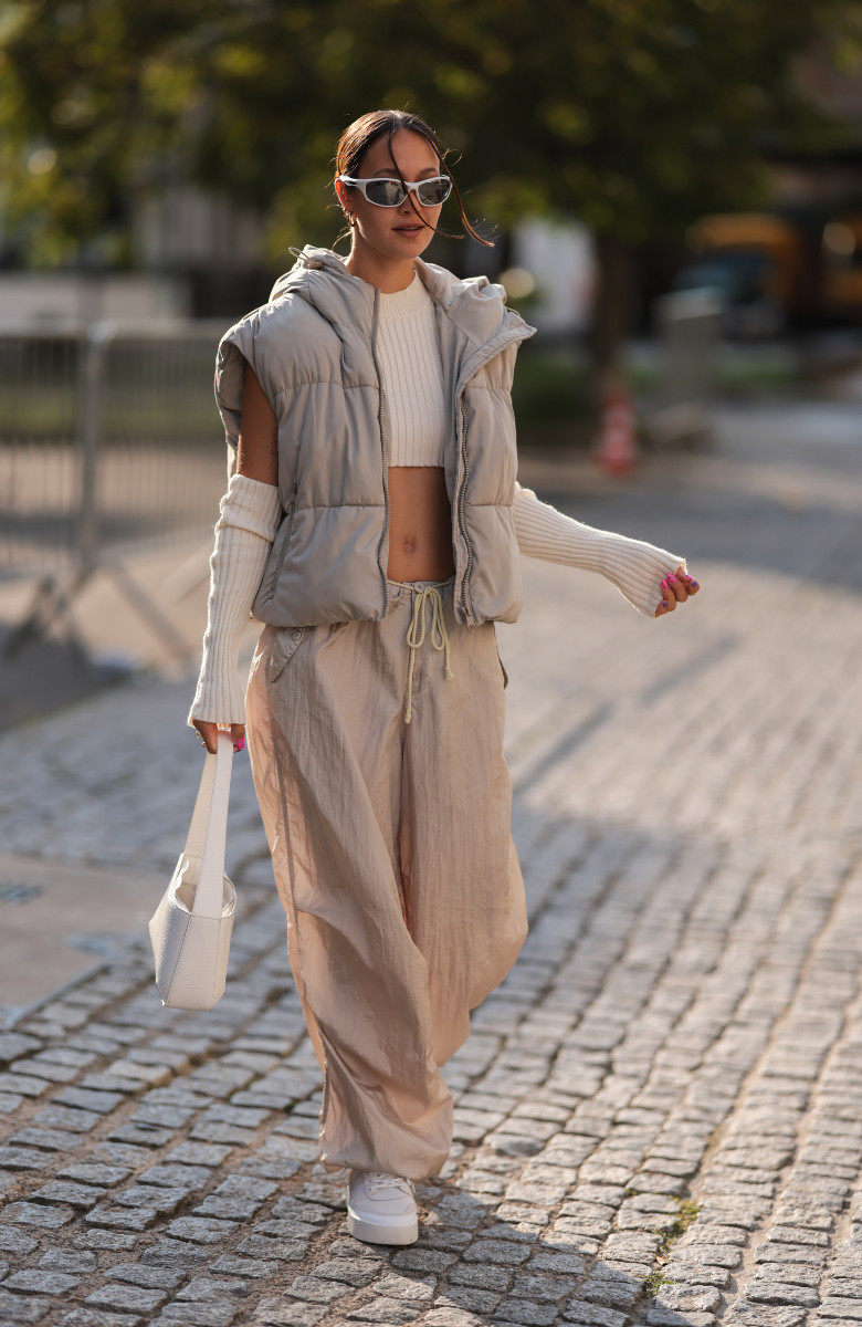 Monochrome Comfort: Light Grey Vest with Crop Top and Wide Trousers Monochrome Comfort: Light Grey Vest with Crop Top and Wide Trousers — Puffer Vest Outfits 2027
