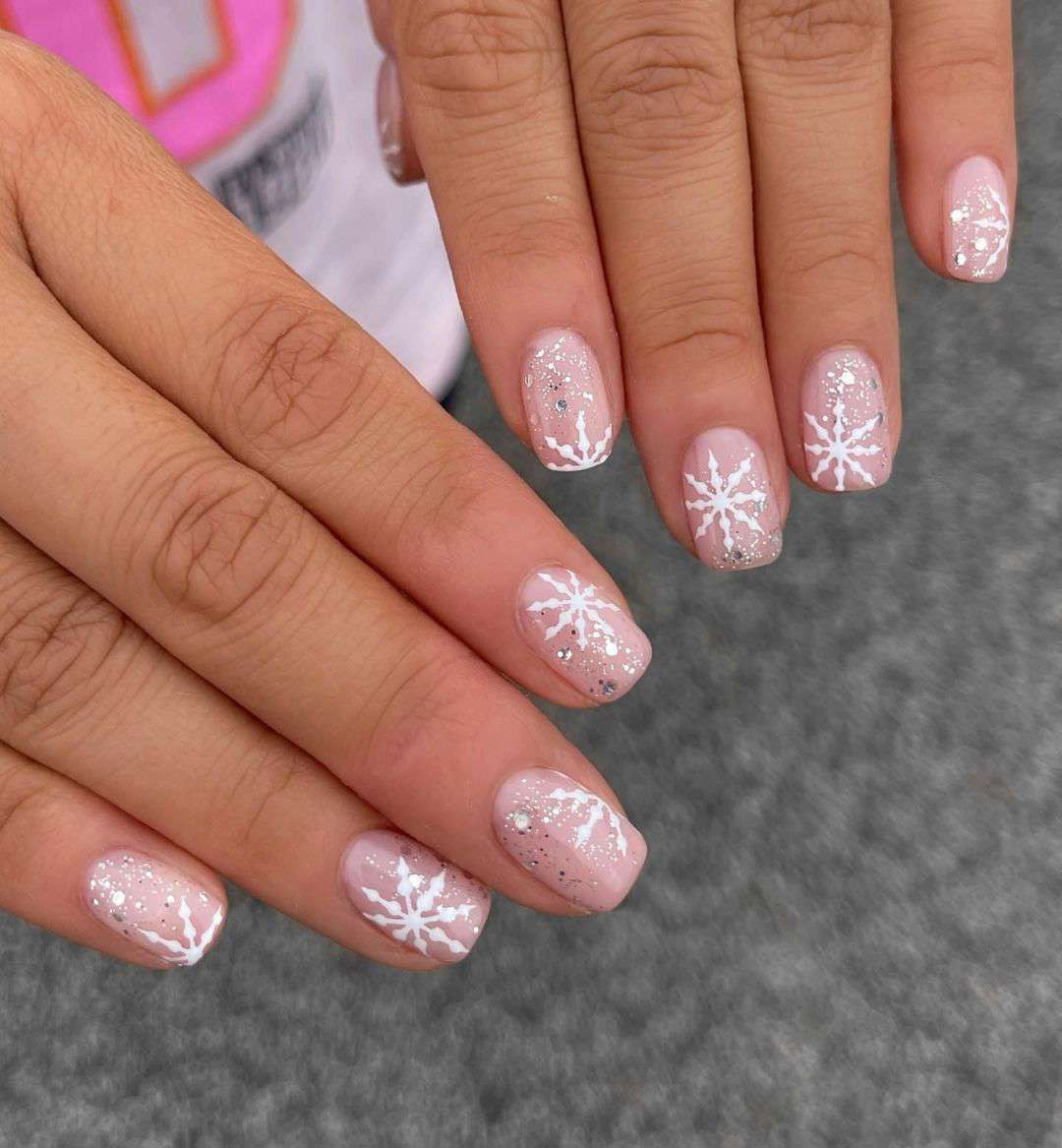Glossy Silver Glitter Snowflake Short Nails Glossy Silver Glitter Snowflake Short Nails — Easy Christmas Nails 2026