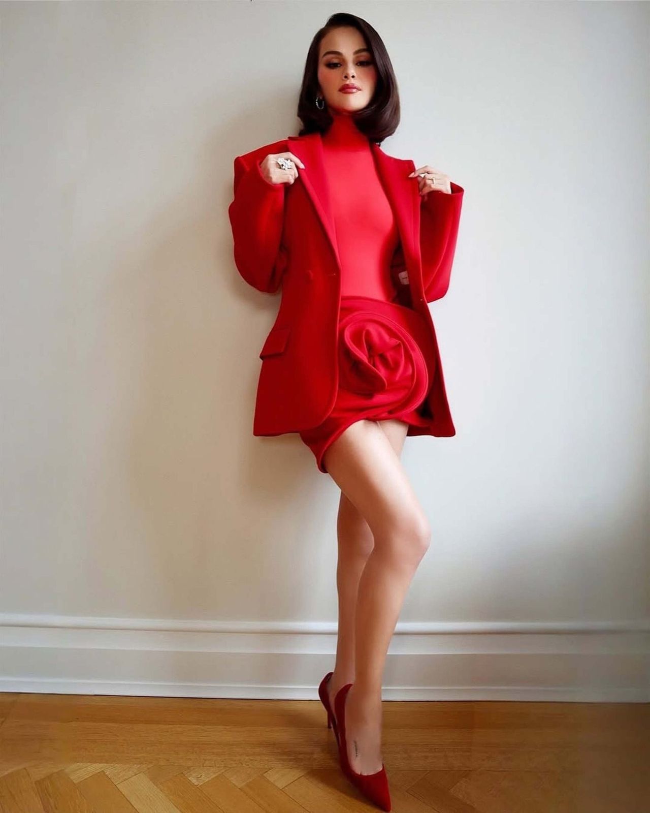 Monochromatic Red Ensemble with a Sculptural Skirt Detail Monochromatic Red Ensemble with a Sculptural Skirt Detail — Red Outfits 2027
