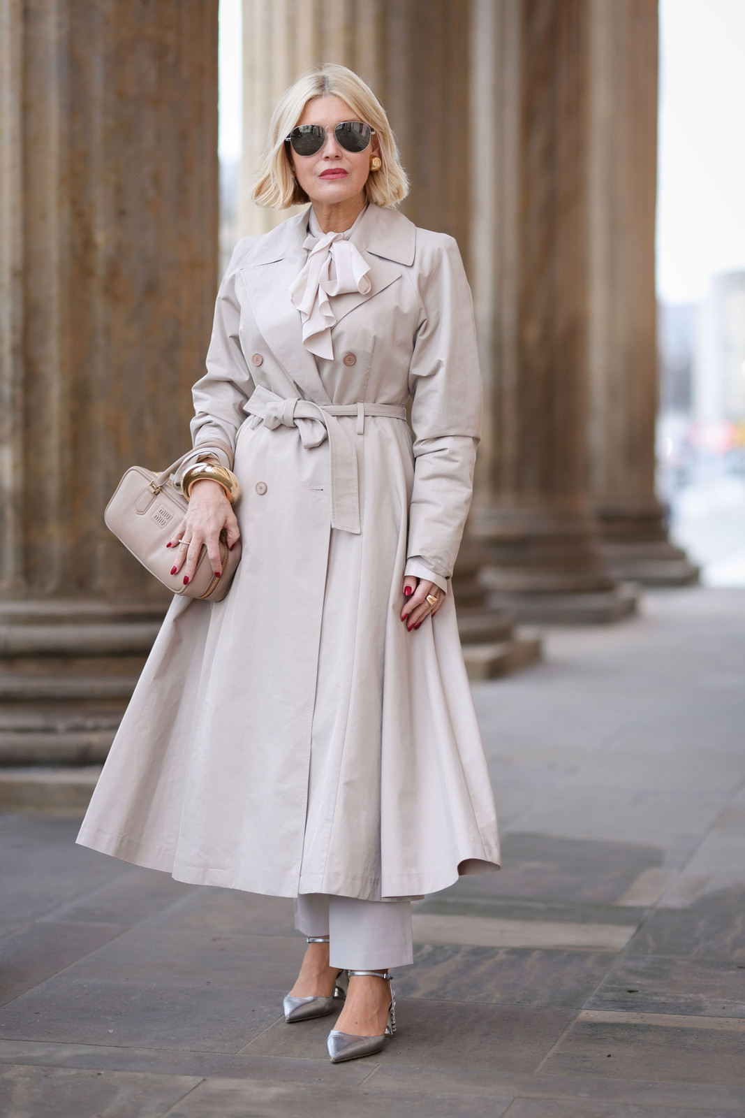 Elegant Cream Trench Coat with Bow Detail Elegant Cream Trench Coat with Bow Detail — Cream Outfits 2027