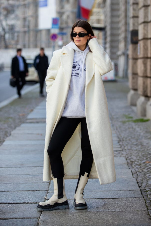 Long White Coat Over Grey Hoodie and Black Leggings Long White Coat Over Grey Hoodie and Black Leggings — Winter Casual Outfits 2027