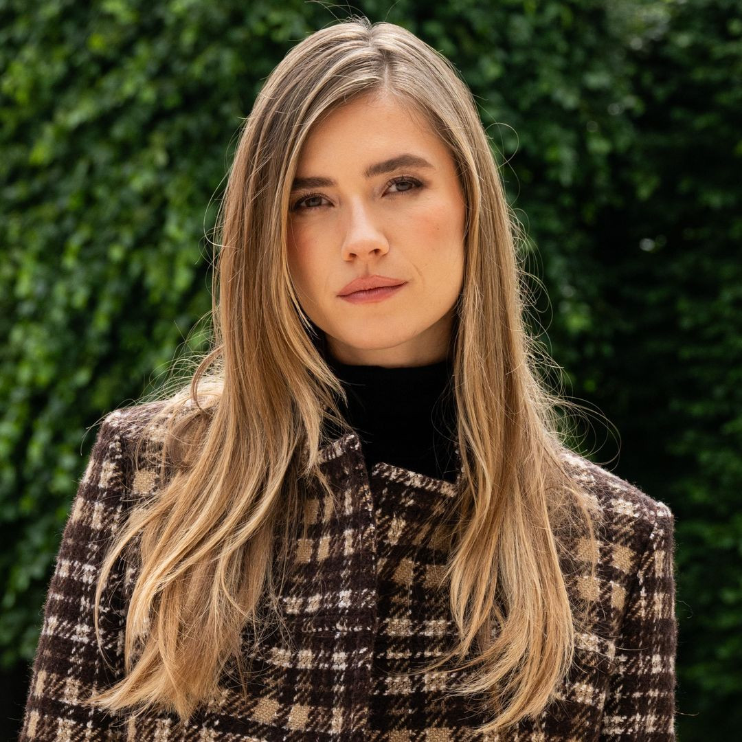 Mid-Back Ash Blonde With Root Shadow Mid-Back Ash Blonde With Root Shadow — Hair Color 2027 for Long Face