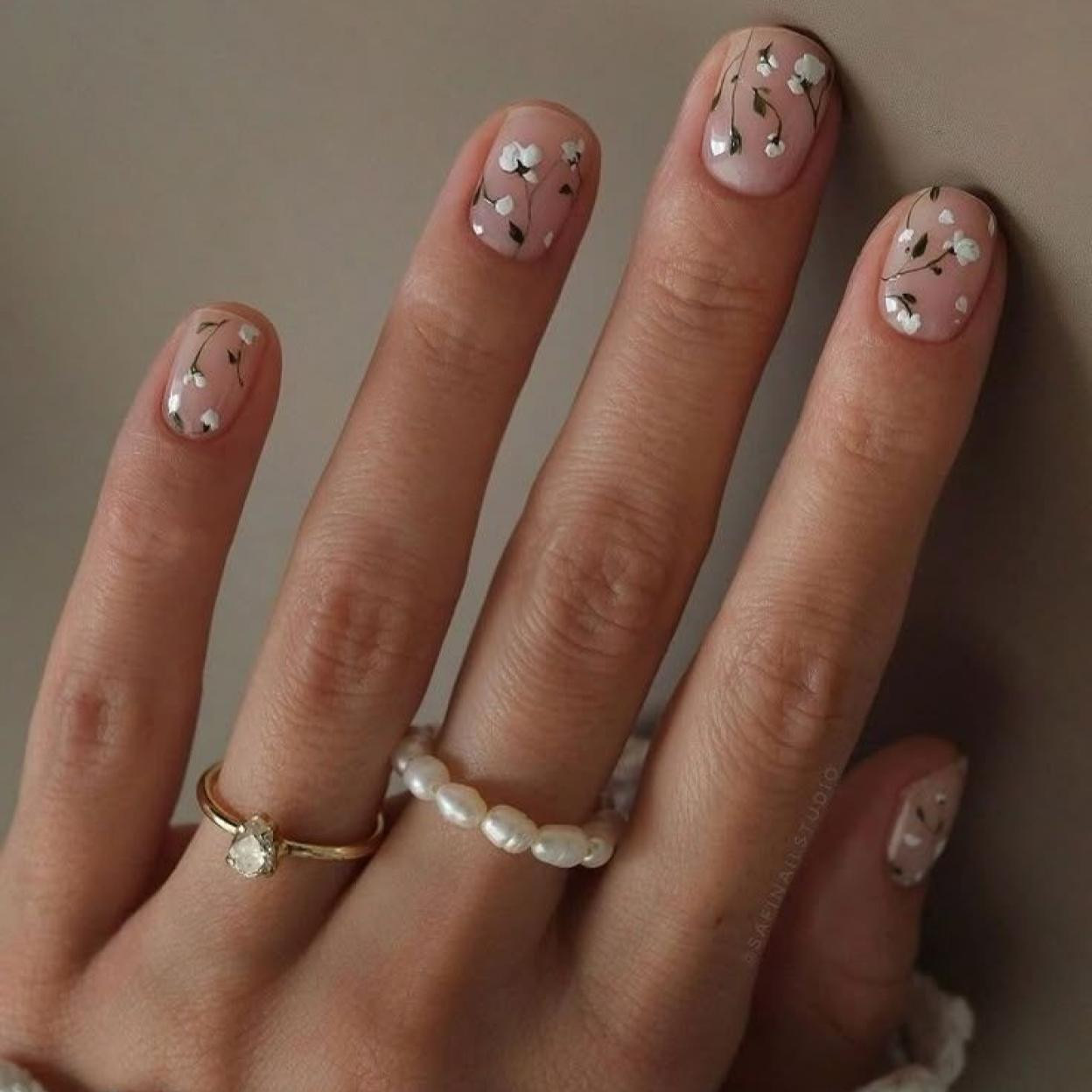 Delicate Floral Art on Short Oval Delicate Floral Art on Short Oval — Neutral Wedding Nails 2027