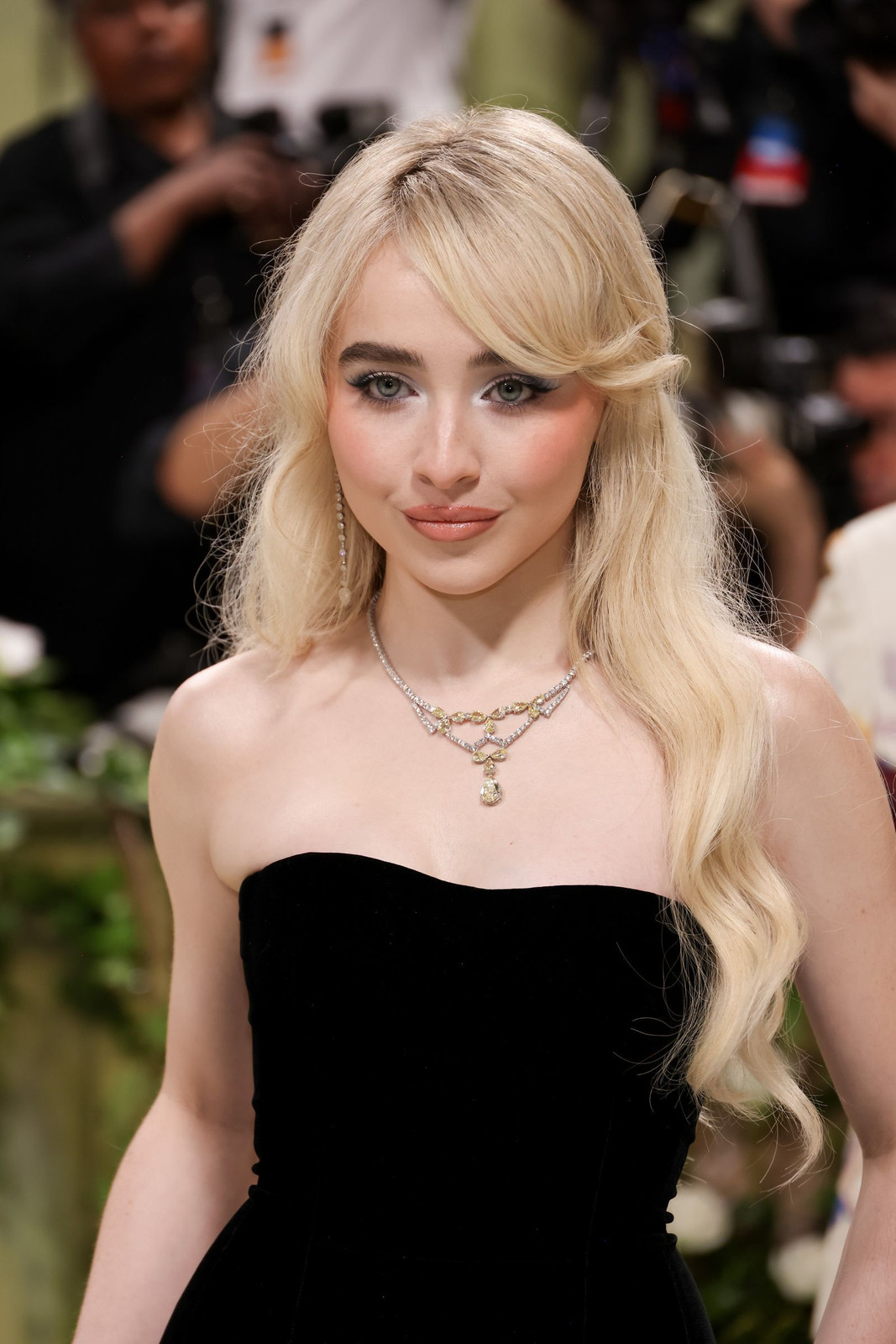 Ash Blonde With Subtle Highlights Visual Idea — Y2K Bangs 2027