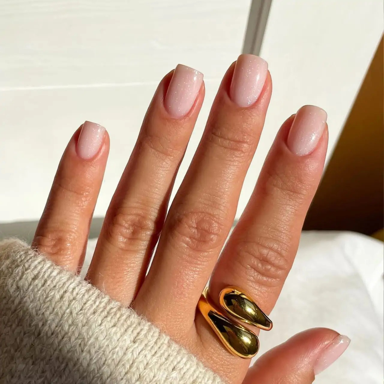 Scattered Glitter Pink Square Nails Scattered Glitter Pink Square Nails — Nude Nails 2027
