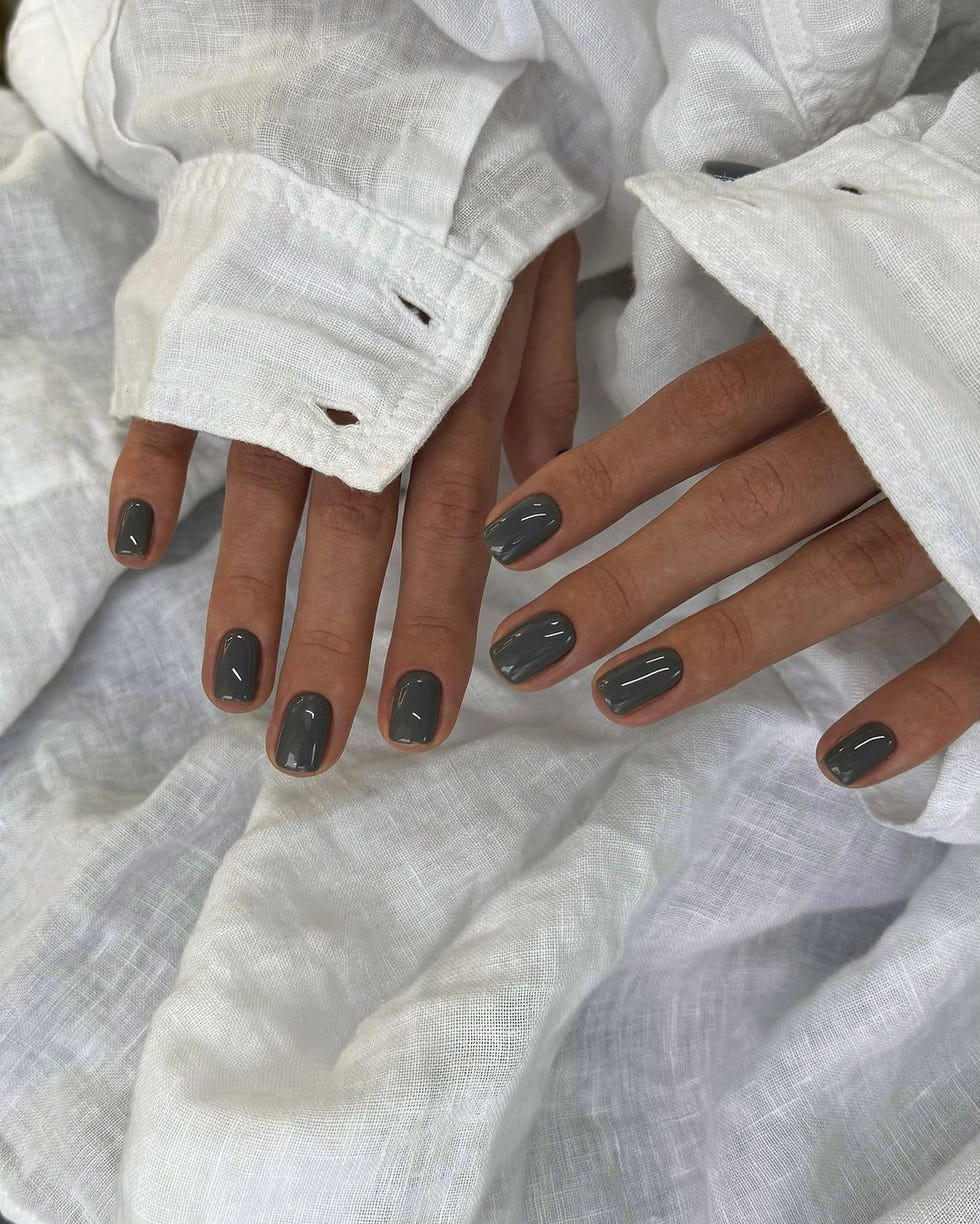 Deep Cool Gray Short Oval Nails Deep Cool Gray Short Oval Nails — Winter Gray Nails 2027