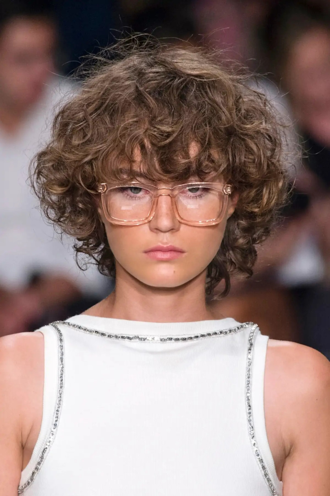 Chin Bob With Textured Layers and Curtain Bangs Chin Bob With Textured Layers and Curtain Bangs — Curly Bob 2027