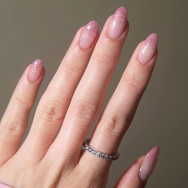 Sheer Pink Silver Glitter Fade Sheer Pink Silver Glitter Fade — Glitter Wedding Nails 2027