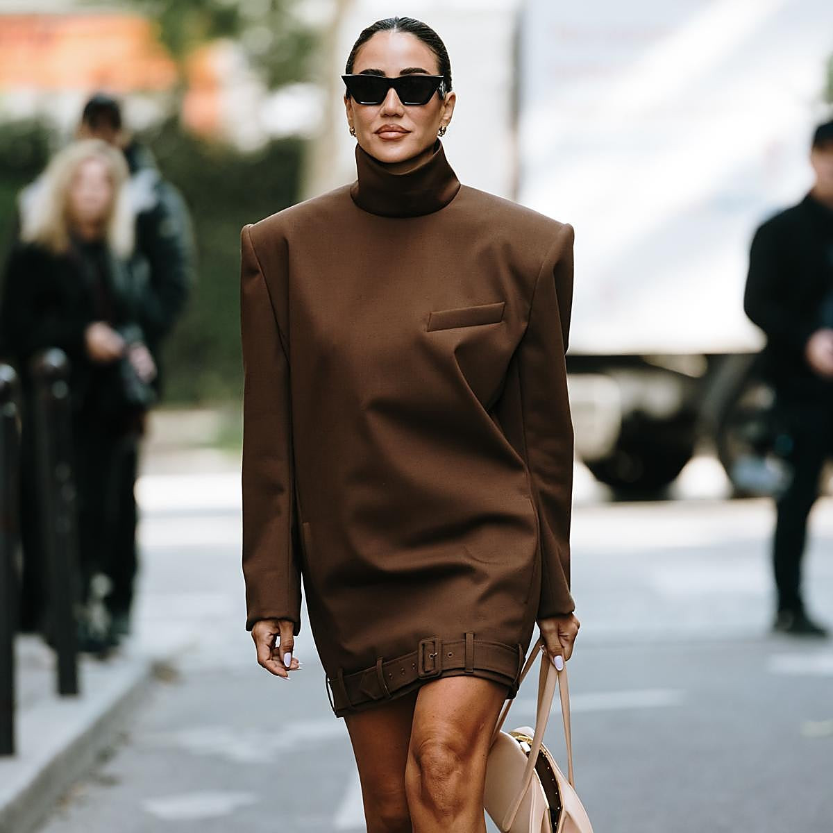 Structured Dark Brown Blazer Dress with Pointed Heels Structured Dark Brown Blazer Dress with Pointed Heels — Winter Casual Outfits 2027