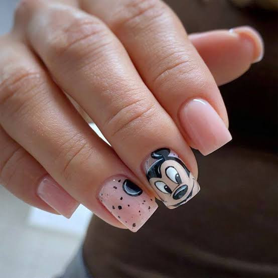Short Square Mickey & Minnie Faces Short Square Mickey & Minnie Faces — Disney Nails 2027
