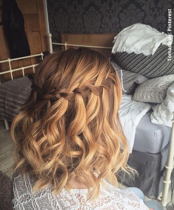 Chin Visual Idea — Christmas Hairstyles 2026