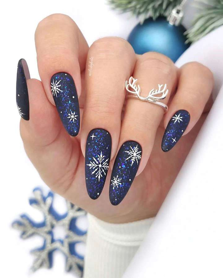 Matte Glitter Visual Idea Matte Glitter Visual Idea — Christmas Gel Nails 2026