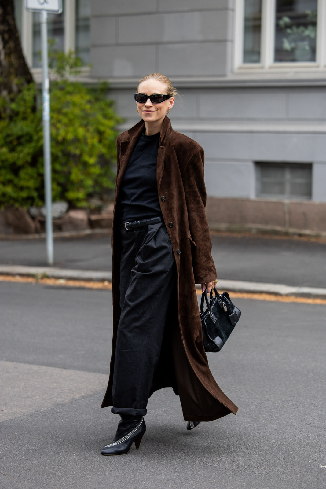 Oversized Chocolate Brown Suede Coat Look Oversized Chocolate Brown Suede Coat Look — Chocolate Brown Outfits 2027