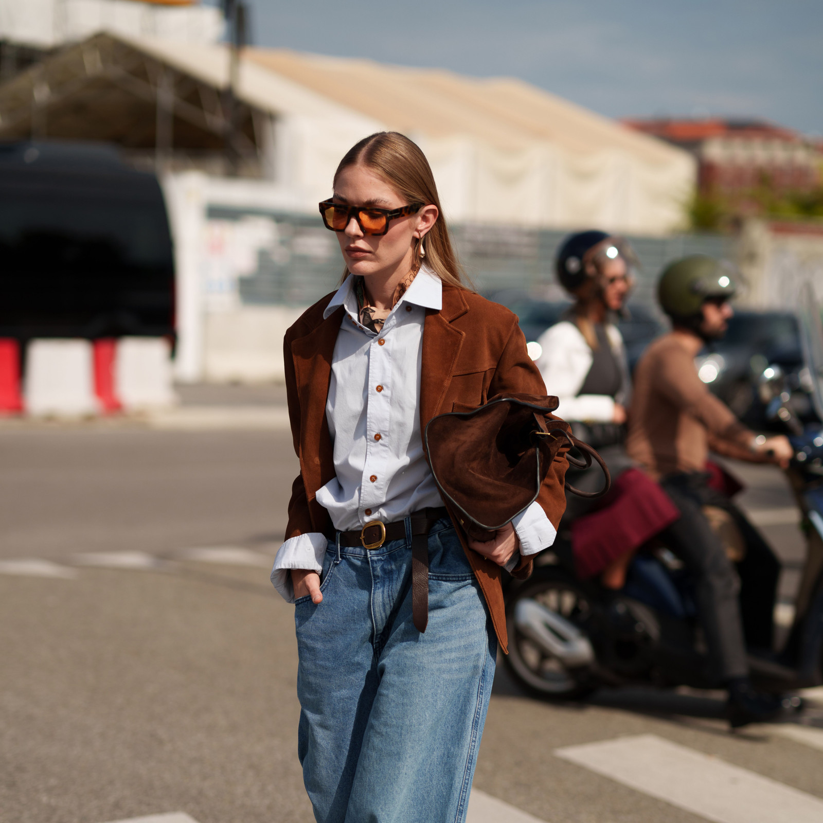 Light Blue Denim Flare Pants with Suede Blazer and Boots Light Blue Denim Flare Pants with Suede Blazer and Boots — Skinny Flare Pants Outfits 2027