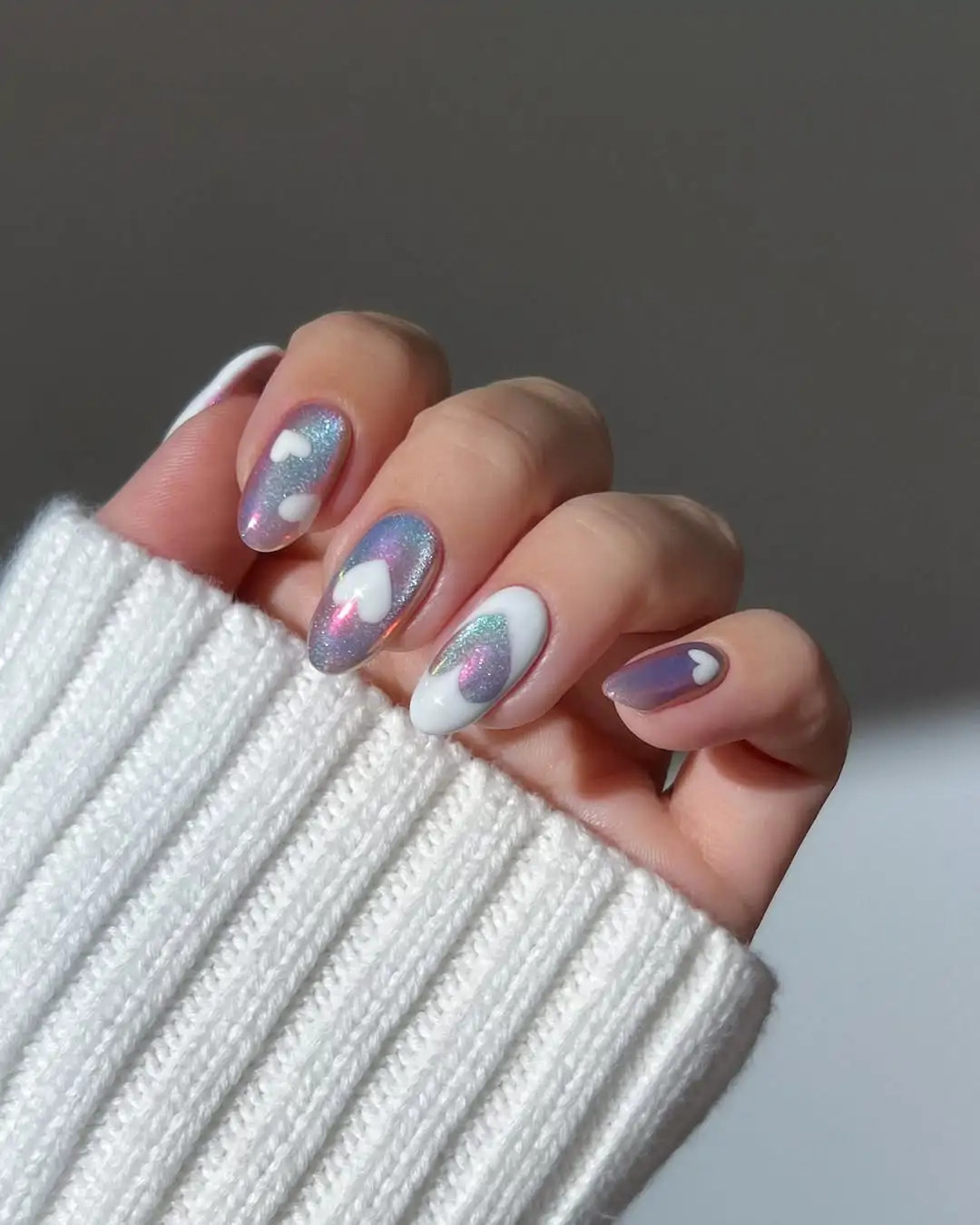 Pink Glitter Outline Hearts Nude Oval Pink Glitter Outline Hearts Nude Oval — Heart Nails 2027