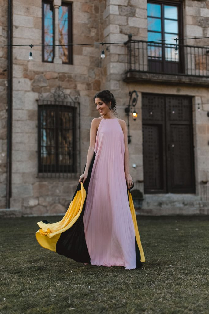 Color-Blocked Pleated Maxi Dress with Flowing Skirt Color-Blocked Pleated Maxi Dress with Flowing Skirt — Pleated Dress 2027