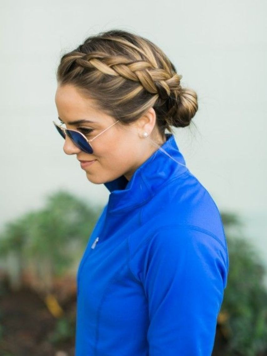 Collarbone Visual Idea Collarbone Visual Idea — Running Hairstyles 2027