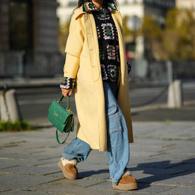 Yellow Trench Coat and Patterned Knit for Layered Style Yellow Trench Coat and Patterned Knit for Layered Style — Australia Outfits 2027