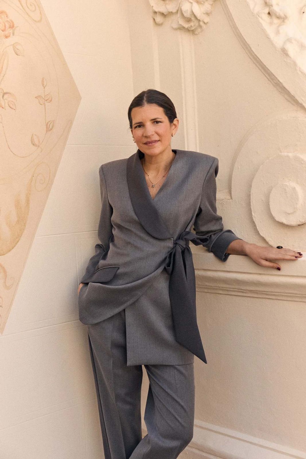 Grey Oversized Suit with Shawl Collar for a Modern Wedding Guest Grey Oversized Suit with Shawl Collar for a Modern Wedding Guest — Wedding Guest Outfits 2027