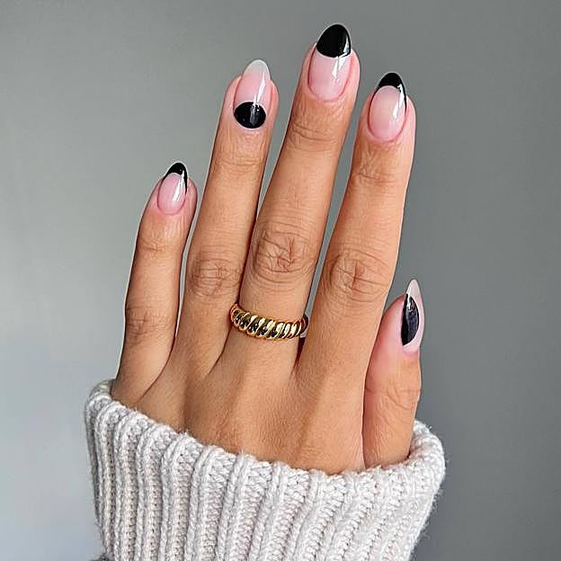 Black French Tips with Feminine Pink Bows Black French Tips with Feminine Pink Bows — Black Nails 2027