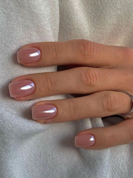 Chrome Pearlized Visual Idea Chrome Pearlized Visual Idea — Simple Winter Nails 2027