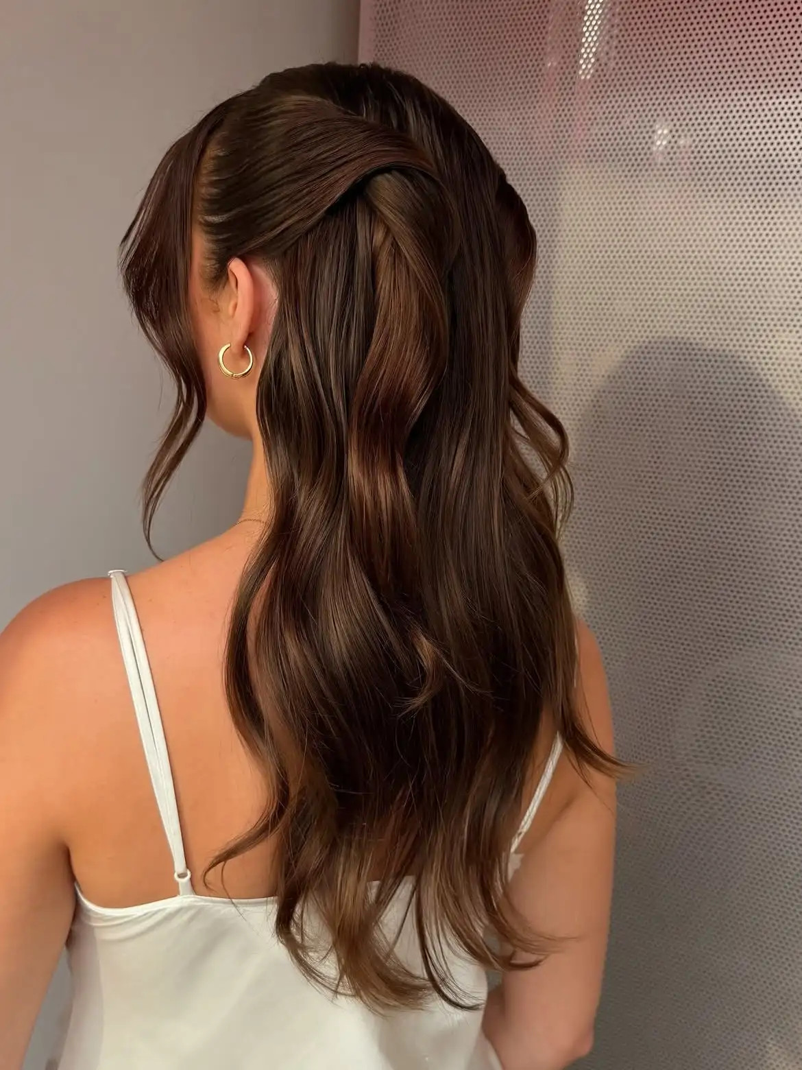 Mid-Back Visual Idea Mid-Back Visual Idea — Straight Hair Hairstyles 2027