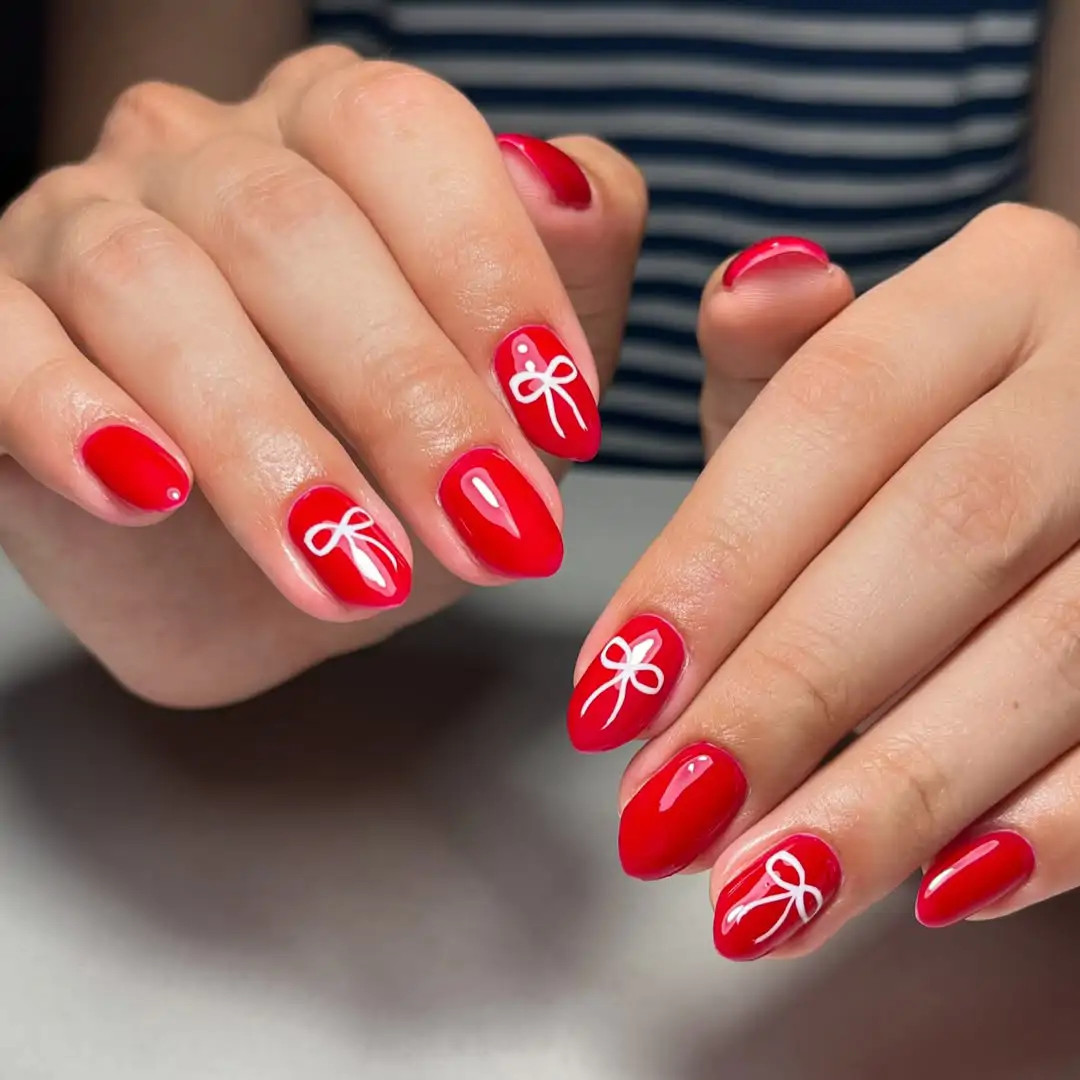 Vibrant Red with Clean White Bows Vibrant Red with Clean White Bows — Christmas Bow Nails 2026